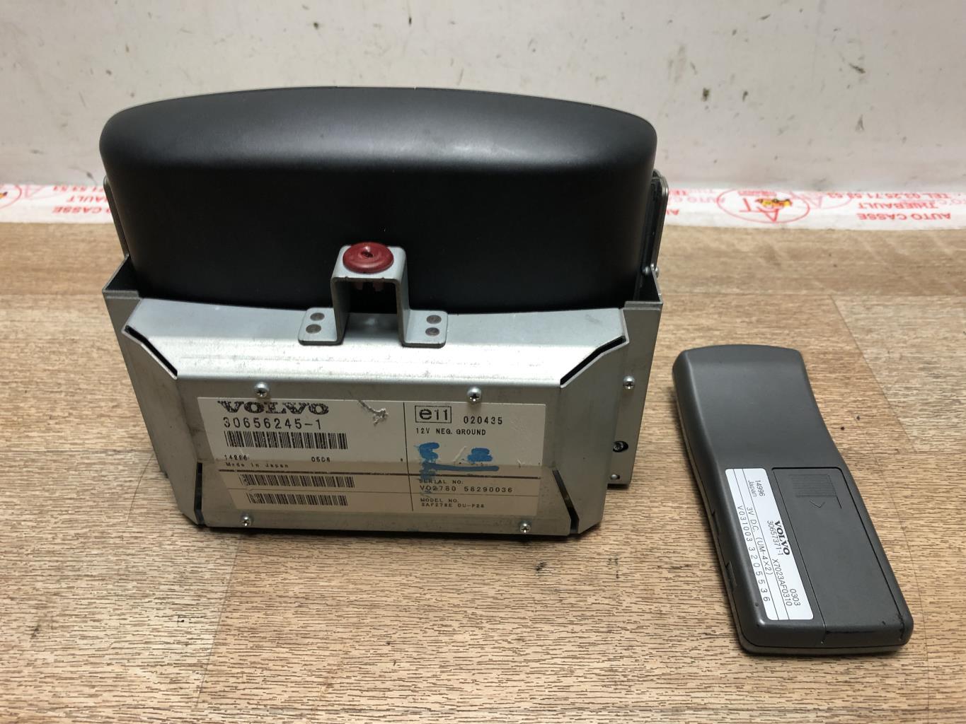 Ecran GPS VOLVO S 60 1 Essence - 1