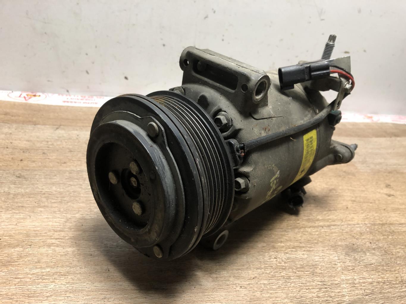 Compresseur clim FORD B-MAX Essence - 1