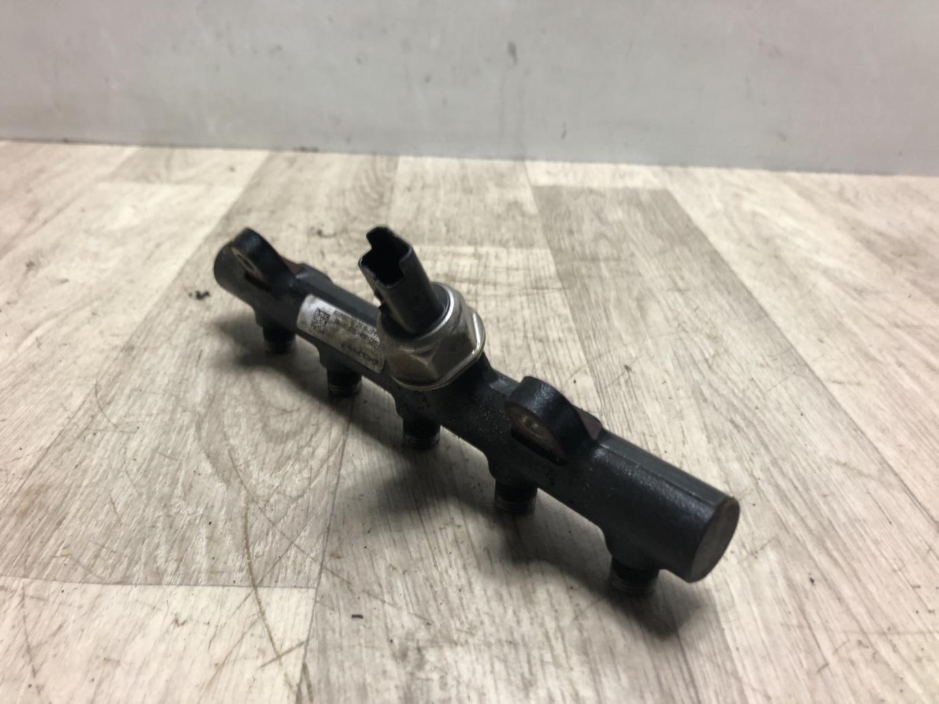 Rampe injection PEUGEOT 407 PHASE 1 Diesel - 1