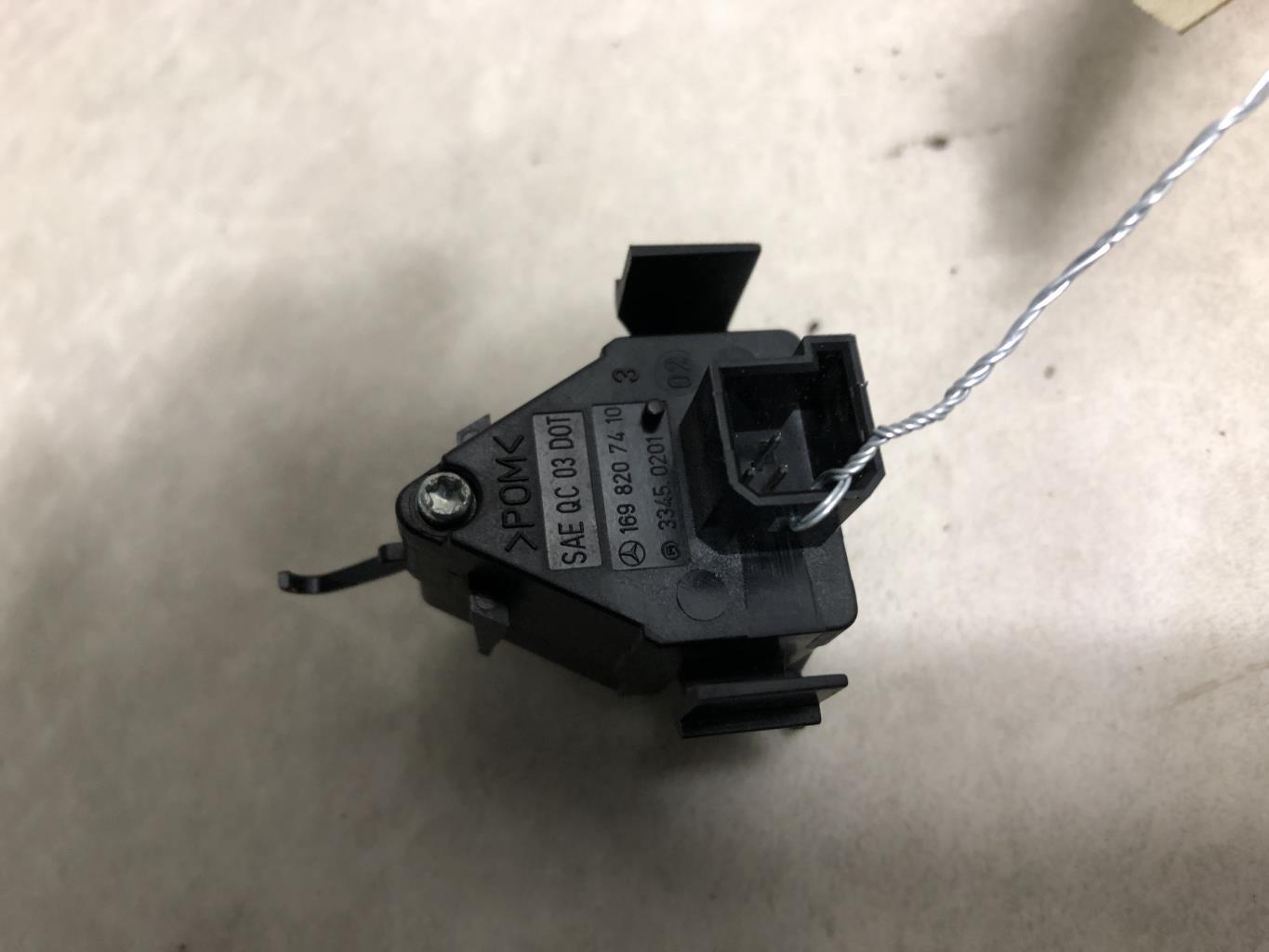 Bouton de warning MERCEDES CLASSE A 169 PHASE 1 Diesel - 1