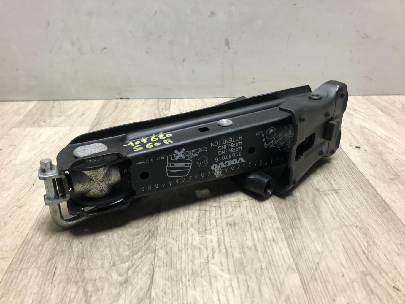Cric VOLVO S 60 1 Essence - 1