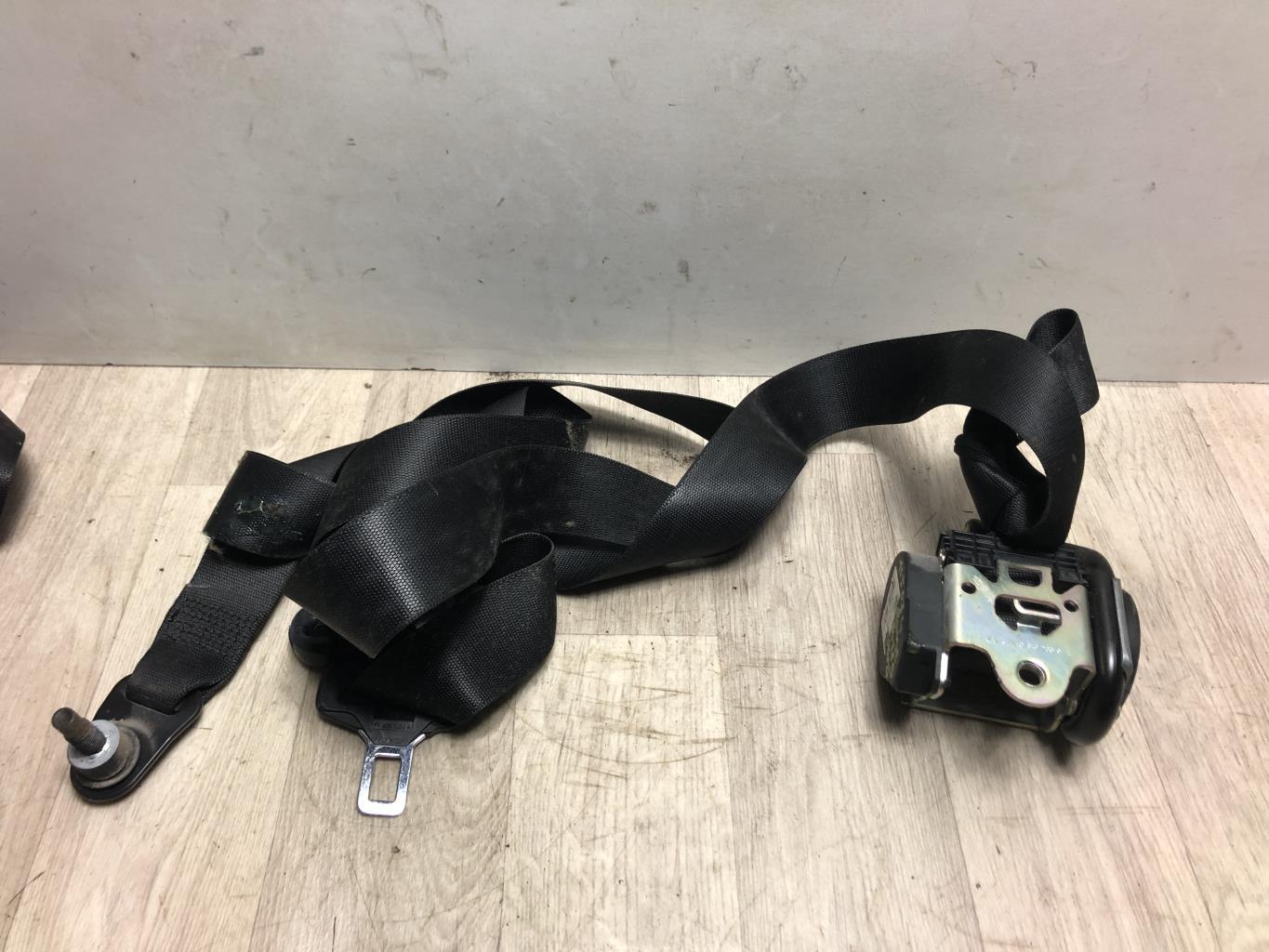 Cintura di sicurezza anteriore destra MERCEDES CLASSE A 169 PHASE 1 Diésel - 1