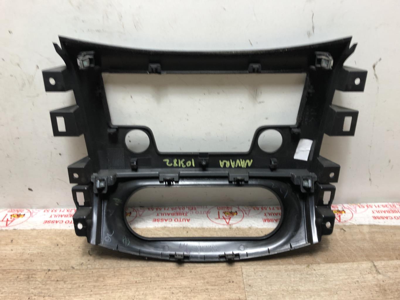 Facade autoradio NISSAN NAVARA NP300 Diesel - 1