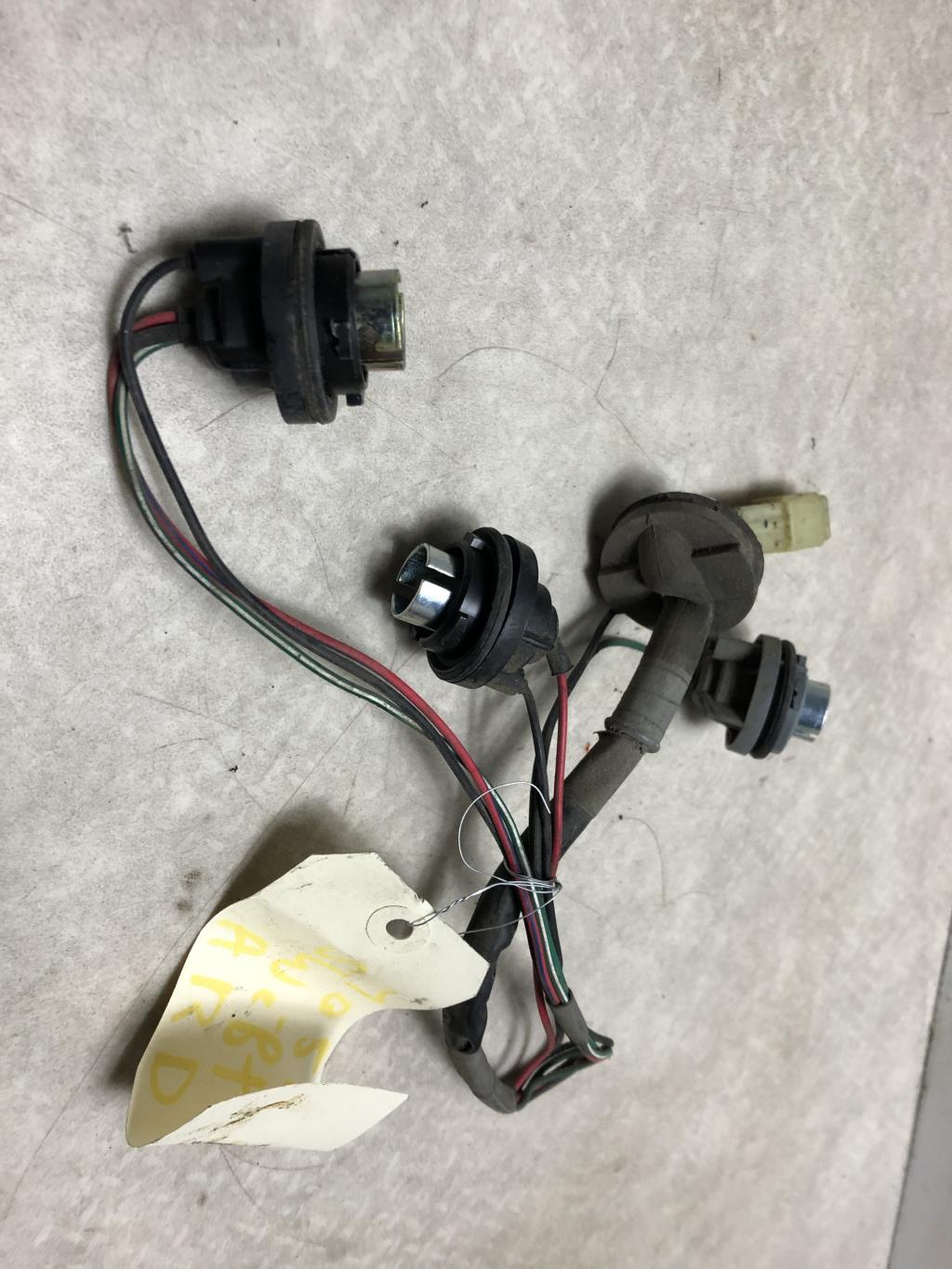Base portalampade fanale posteriore destro SUZUKI SWIFT 3 Gasolina - 1