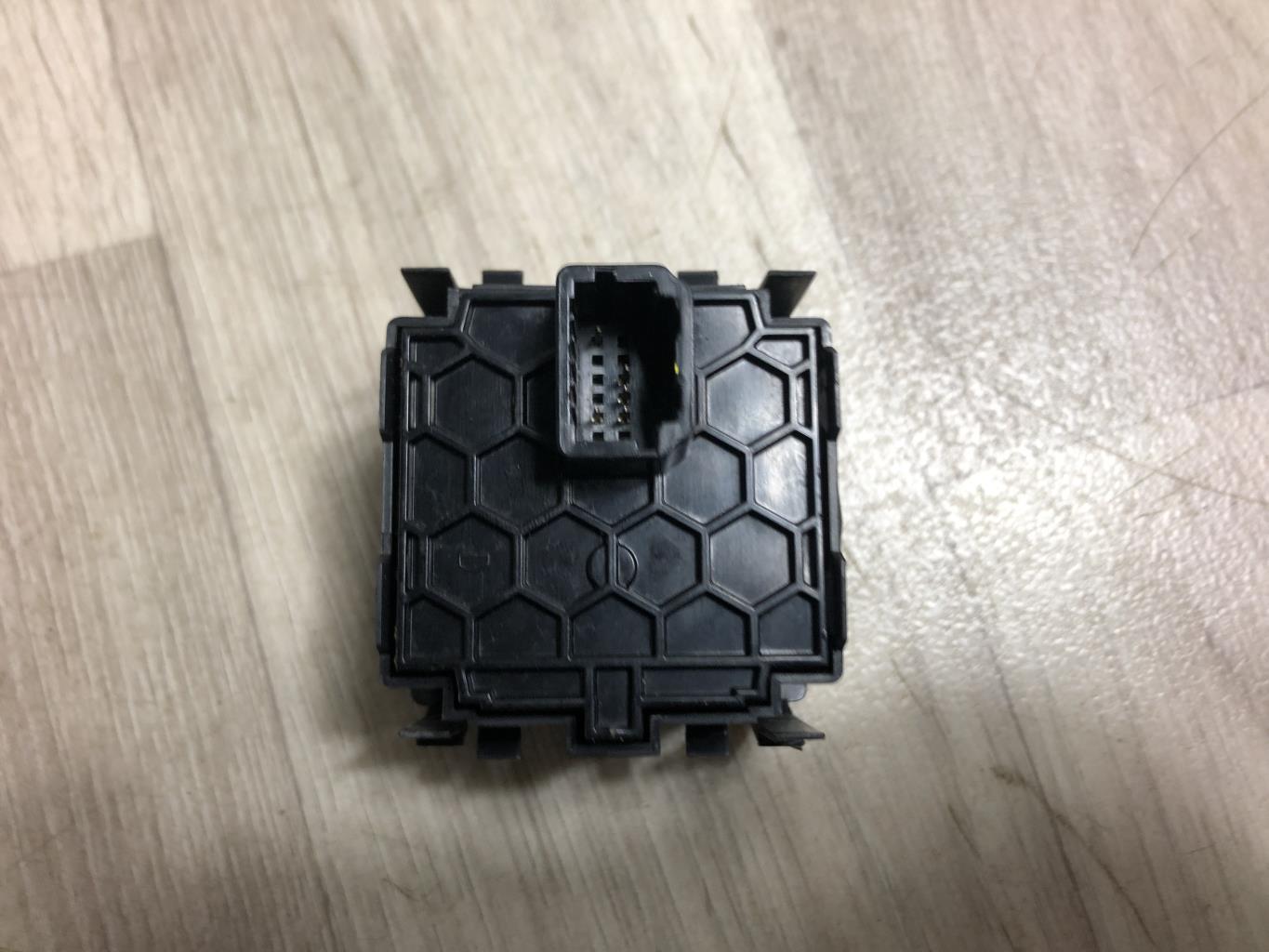 Commande de reglage hauteur de phare RENAULT CAPTUR 1 PHASE 1 Diesel - 1