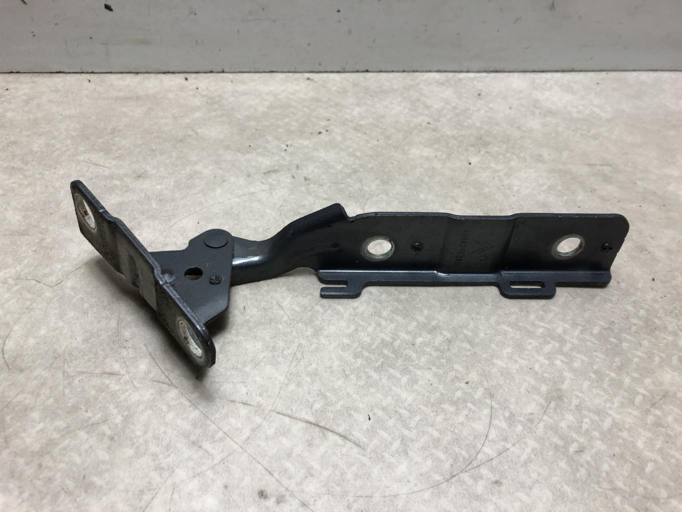 Charniere de capot CITROEN C5 2 Diesel - 1