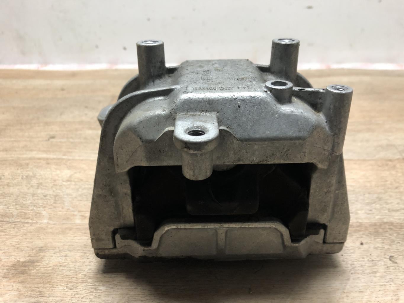 Supporto motore destro VOLKSWAGEN SCIROCCO 3 PHASE 1 COUPE Diésel - 1