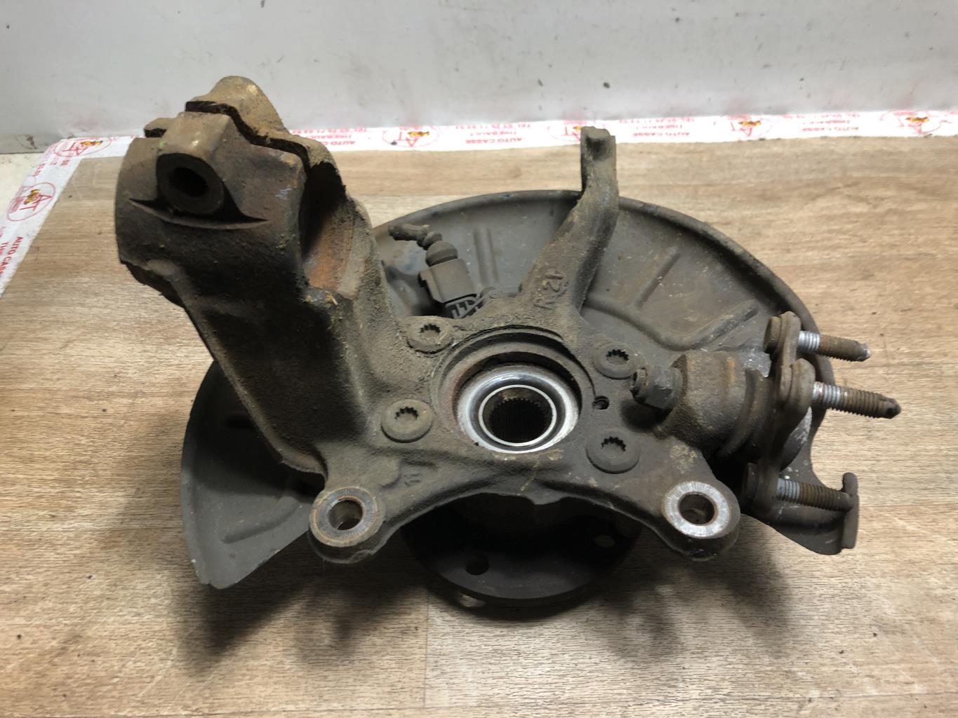 Fusee avant droit VOLKSWAGEN SCIROCCO 3 PHASE 1 COUPE Diesel - 1