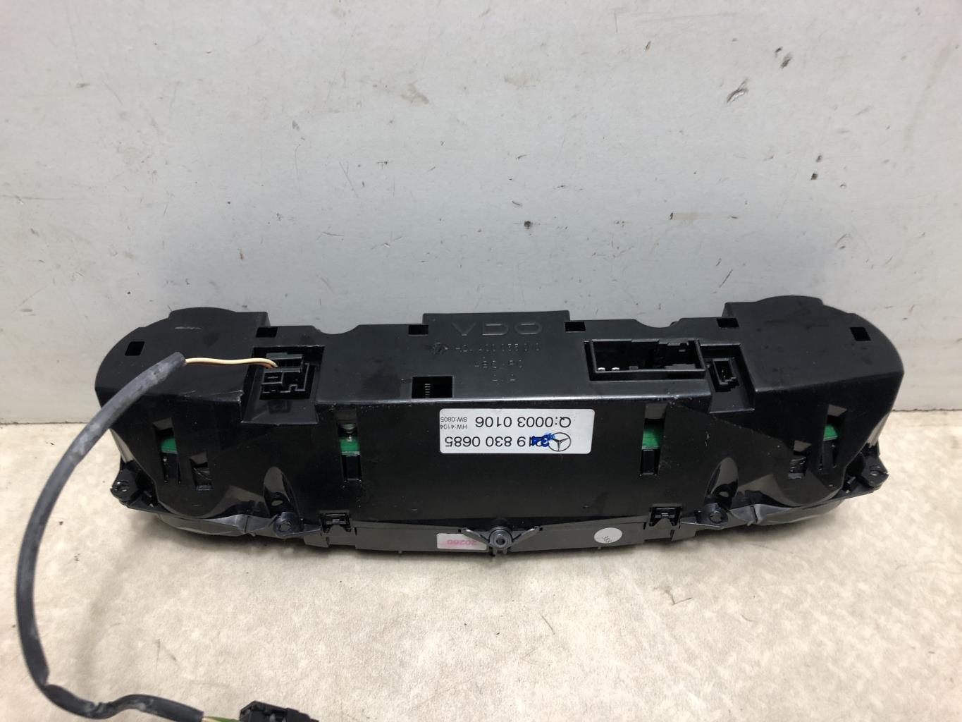 Commande chauffage MERCEDES CLASSE CLS 219 PHASE 1 Essence - 1