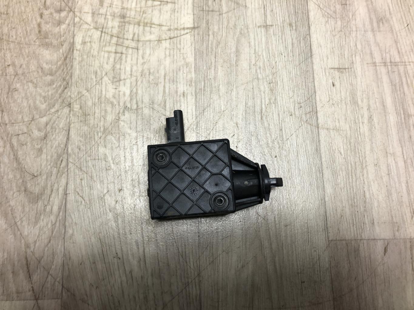 Attuatore chiavistello sportello carburante CITROEN C4 GRAND PICASSO 1 Diésel - 1