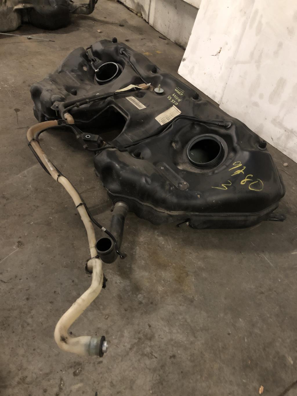 Reservoir MERCEDES CLASSE CLS 219 PHASE 1 Essence - 1