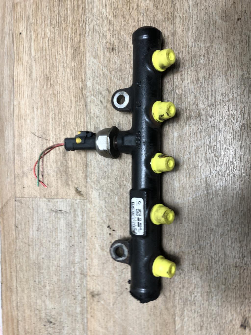 Rampe injection PEUGEOT 407 PHASE 1 Diesel - 1