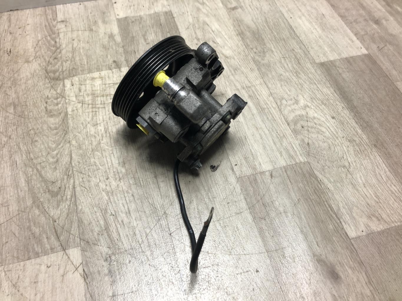 Pompe de direction MERCEDES CLASSE CLS 219 PHASE 1 Essence - 1