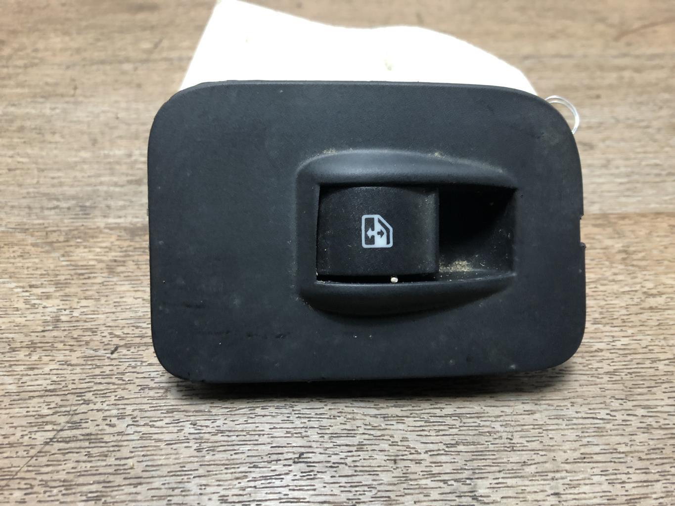 Interruttore lavacristalli anteriore destro PEUGEOT BIPPER Diésel - 1