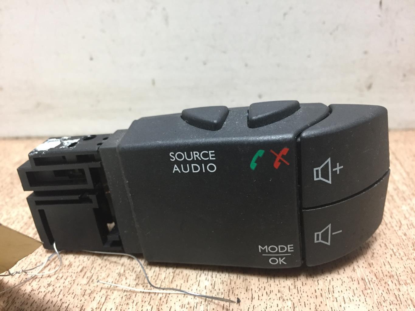 Commande autoradio RENAULT CLIO 4 PHASE 1  - 1