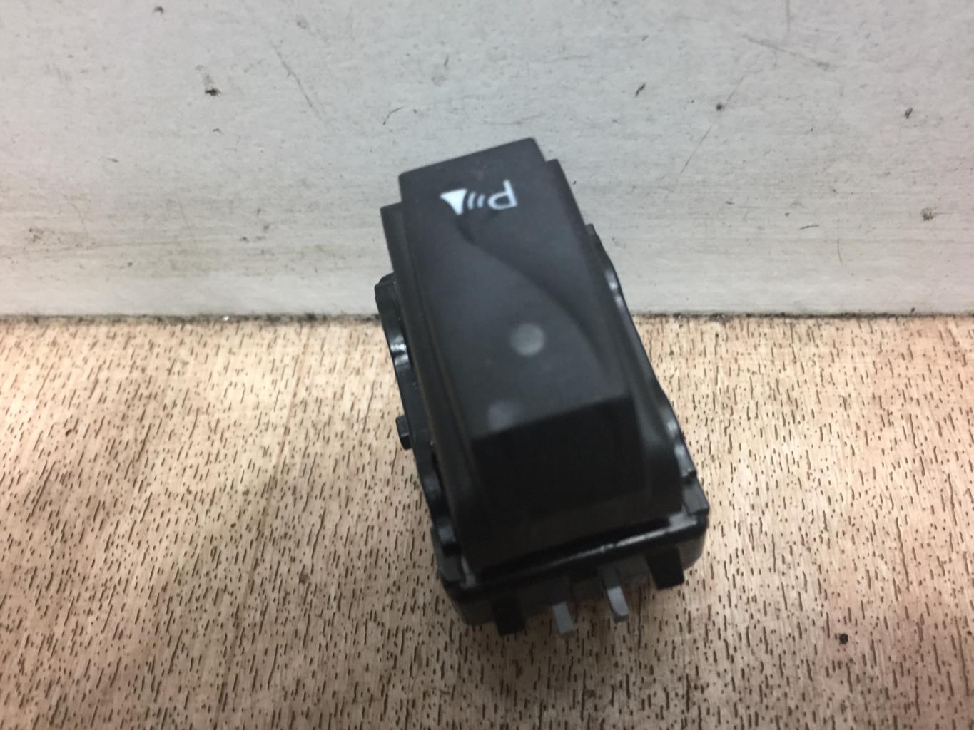 Bouton/Interrupteur RENAULT CLIO 4 PHASE 1  - 1
