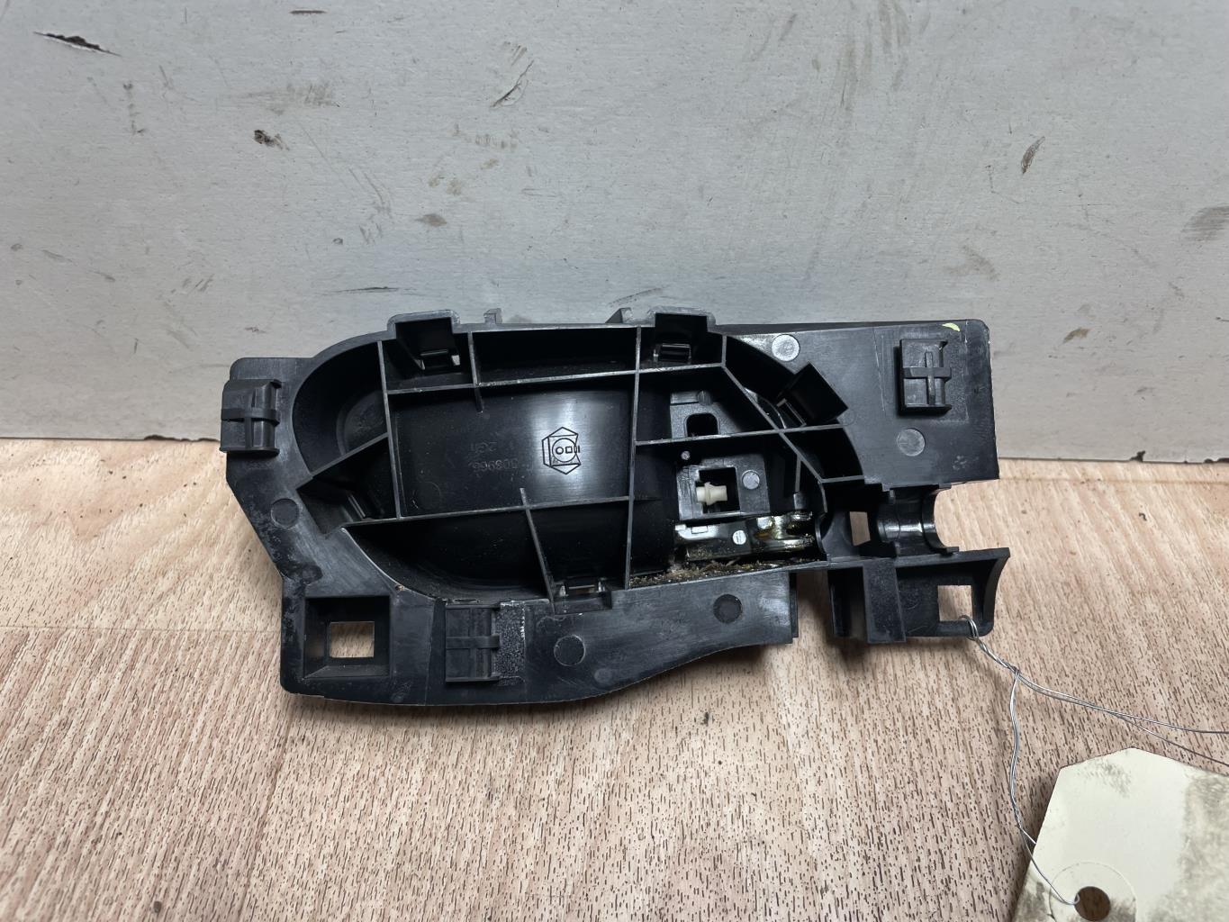 Maniglia interna anteriore sinistra PEUGEOT 208 1 PHASE 1 Gasolina - 1