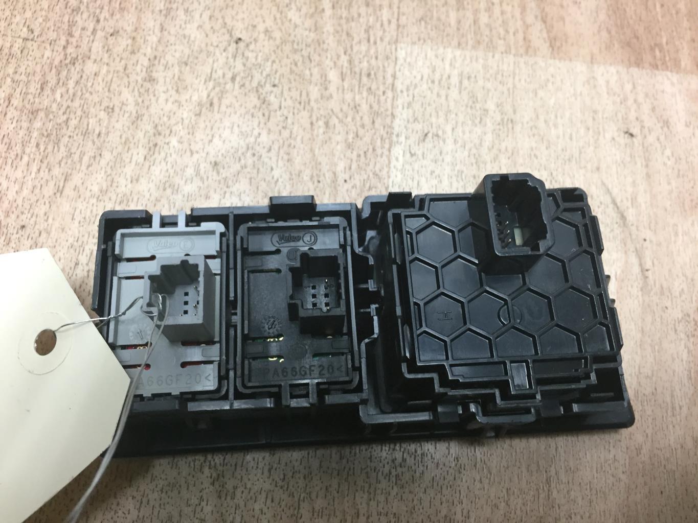 Commande de reglage hauteur de phare RENAULT MEGANE 3 PHASE 2 COUPE Diesel - 1