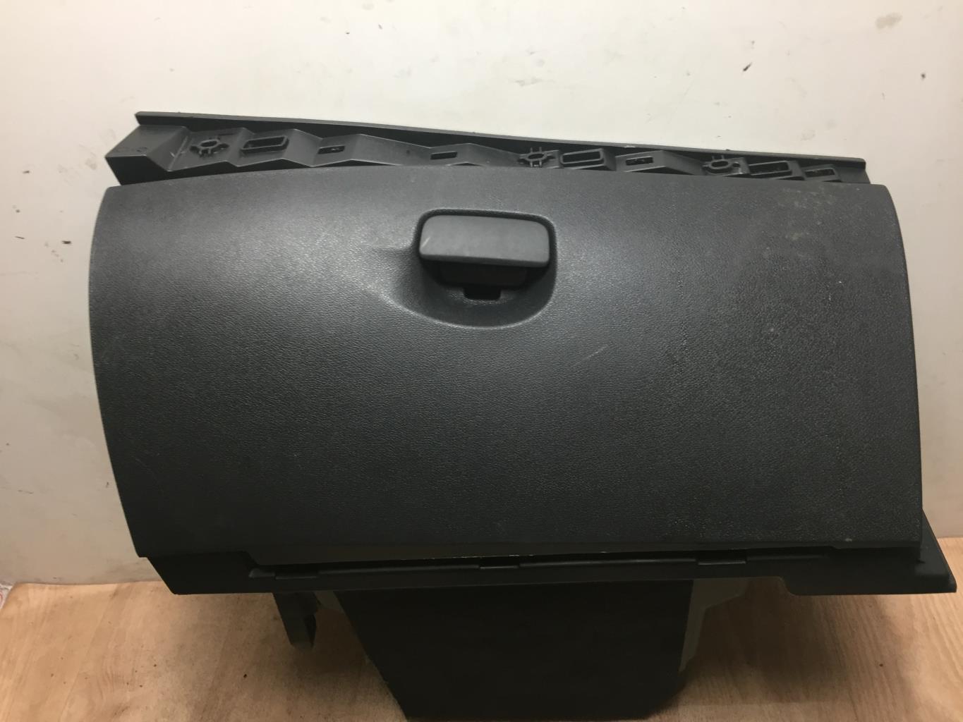Boite a gants RENAULT MEGANE 3 PHASE 2 COUPE Diesel - 1