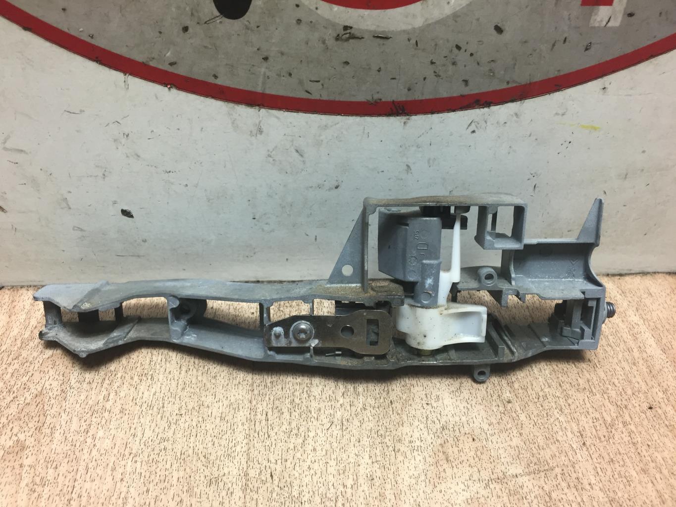 Supporto maniglia portiera anteriore destra CITROEN DS3 PHASE 1 Diésel - 1