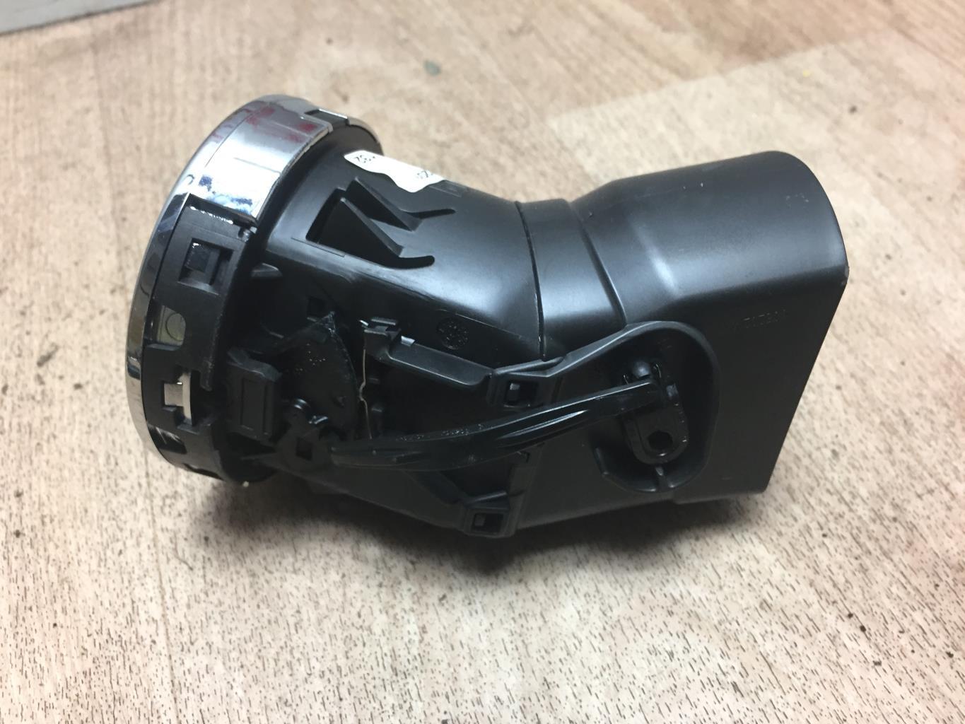 Bocchetta aerazione cruscotto anteriore sinistra PEUGEOT 3008 1 PHASE 1 Diésel - 1
