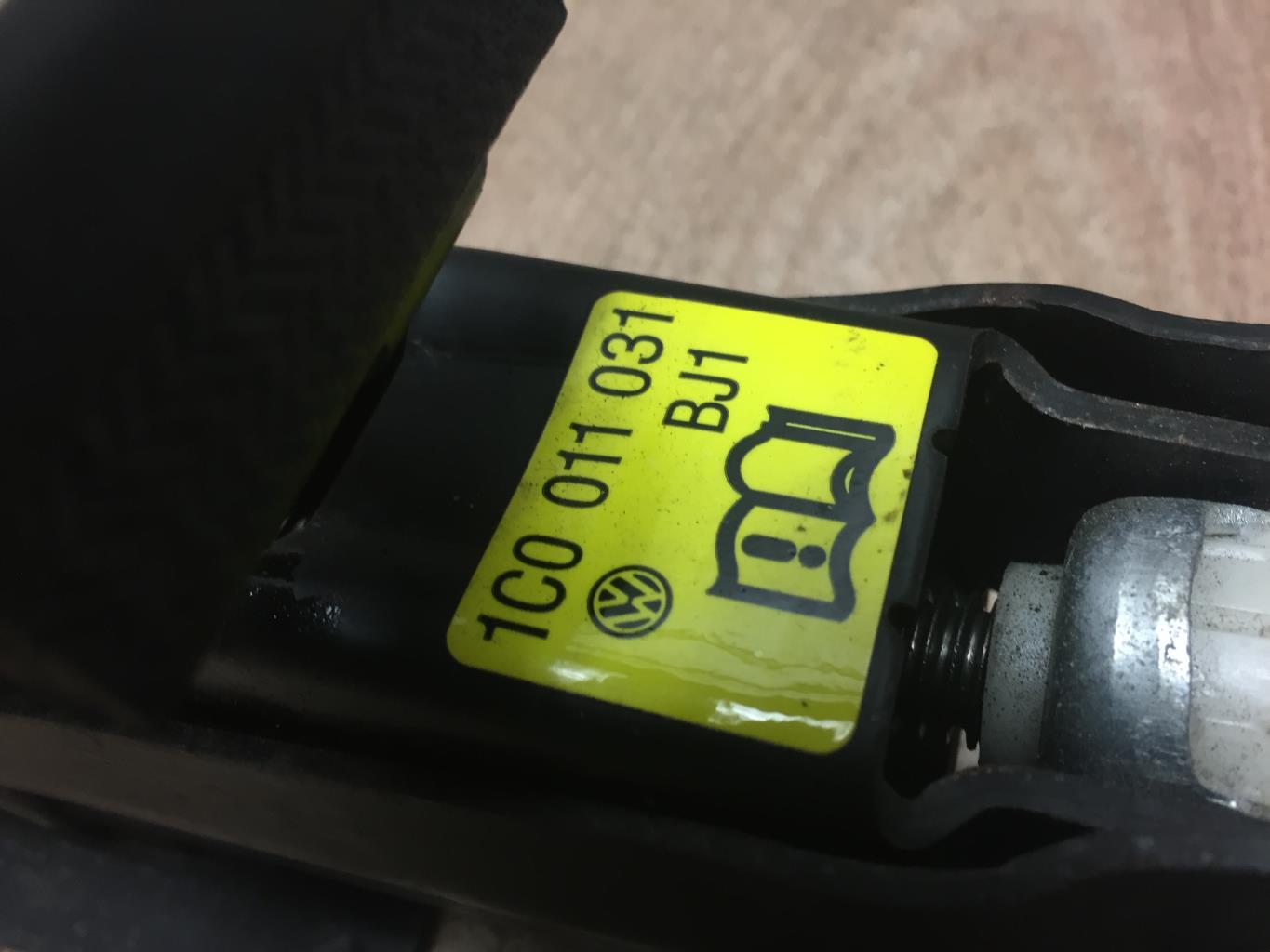 Cric VOLKSWAGEN NEW BEETLE 1  - 1