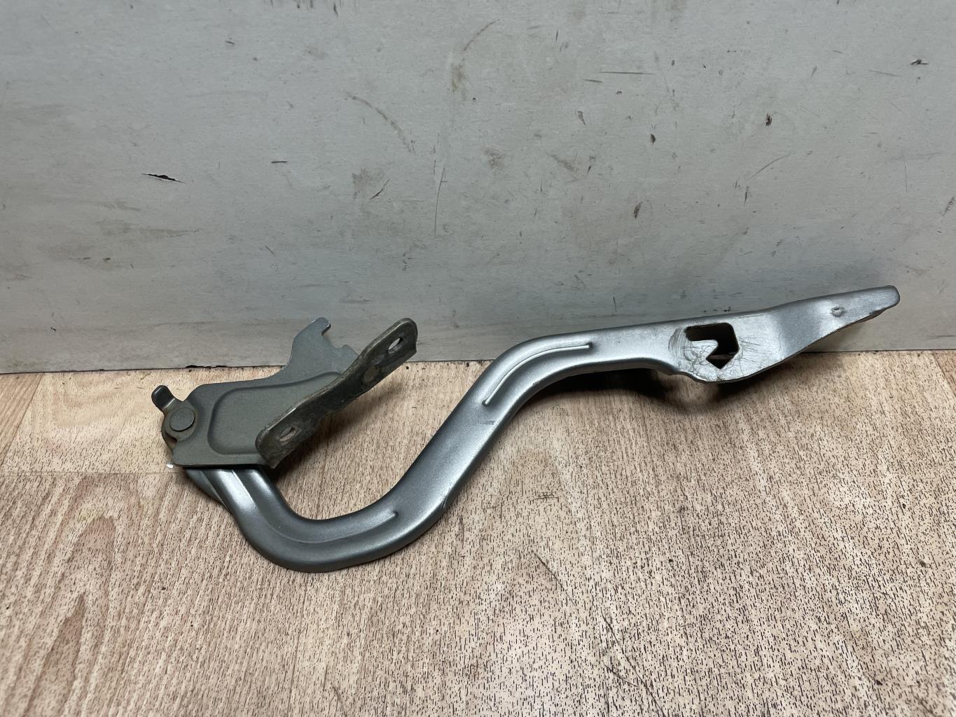 Charniere de capot SUZUKI SWIFT 3 Diesel - 1