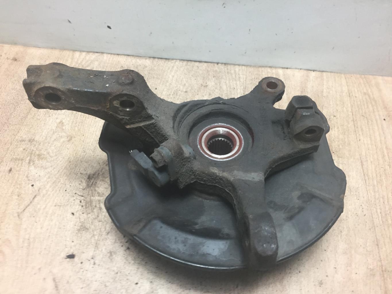 Fusee avant gauche SUZUKI SWIFT 3 Diesel - 1
