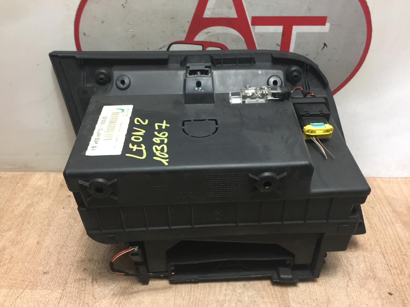 Boite a gants SEAT LEON 2 PHASE 2 Diesel - 1