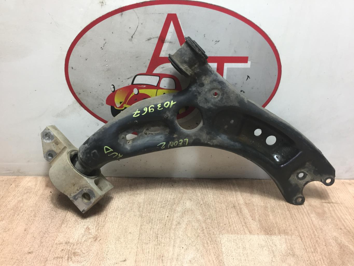 Triangle avant droit SEAT LEON 2 PHASE 2 Diesel - 1