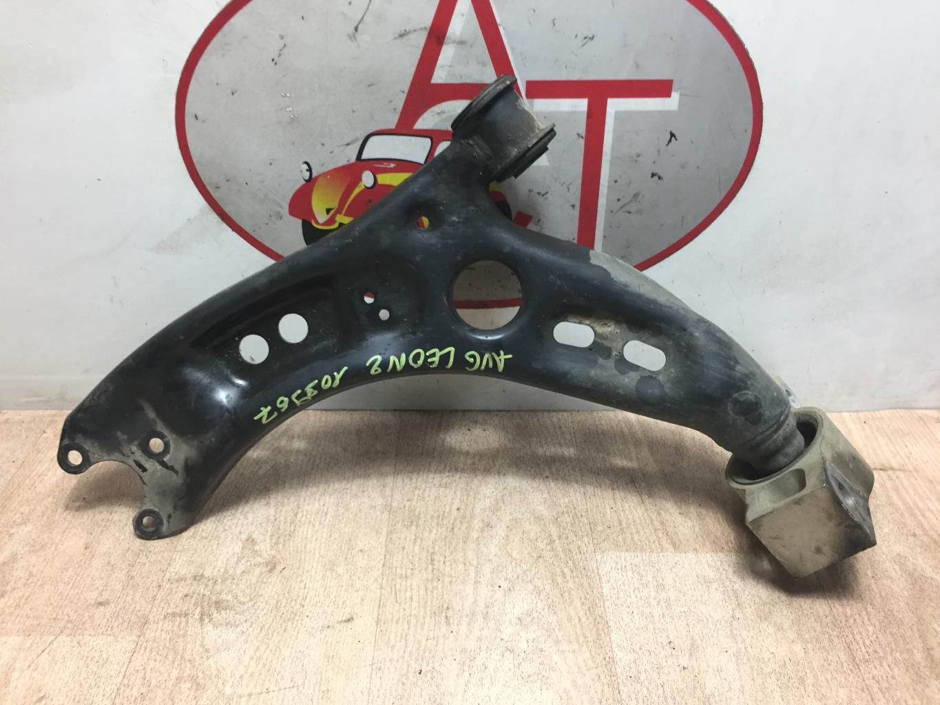 Triangle avant gauche SEAT LEON 2 PHASE 2 Diesel - 1