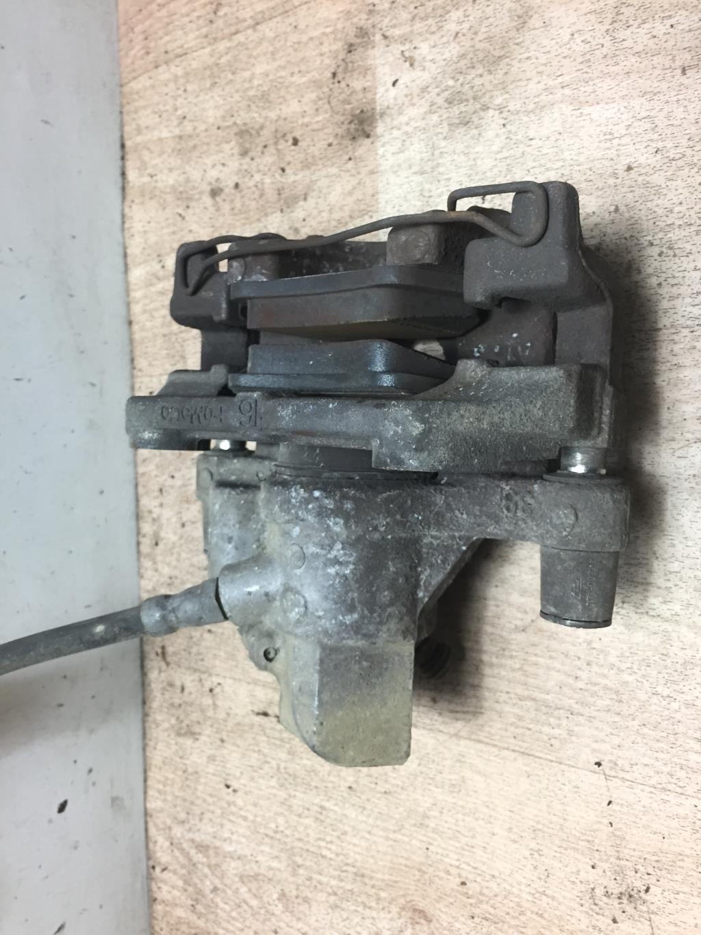 Pinza freni posteriore sinistra VOLVO V 50 PHASE 2 BREAK Diésel - 1