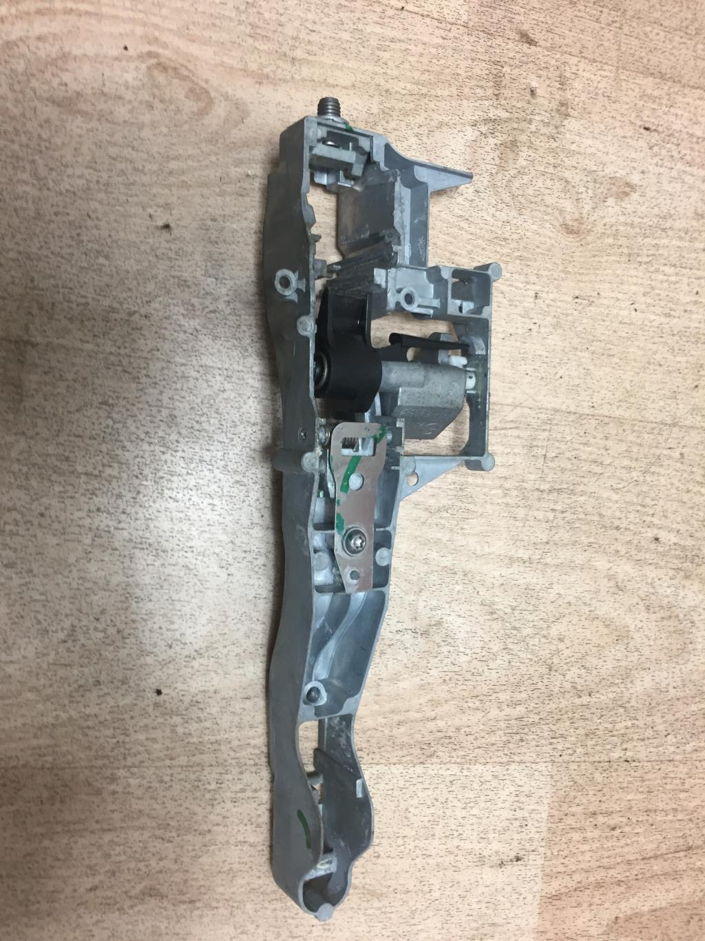 Supporto maniglia portiera posteriore sinistra PEUGEOT 308 1 SW PHASE 1 BREAK Diésel - 1