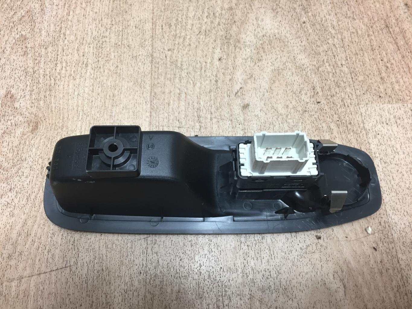 Interruttore lavacristalli anteriore destro PEUGEOT 208 1 PHASE 2 Gasolina - 1