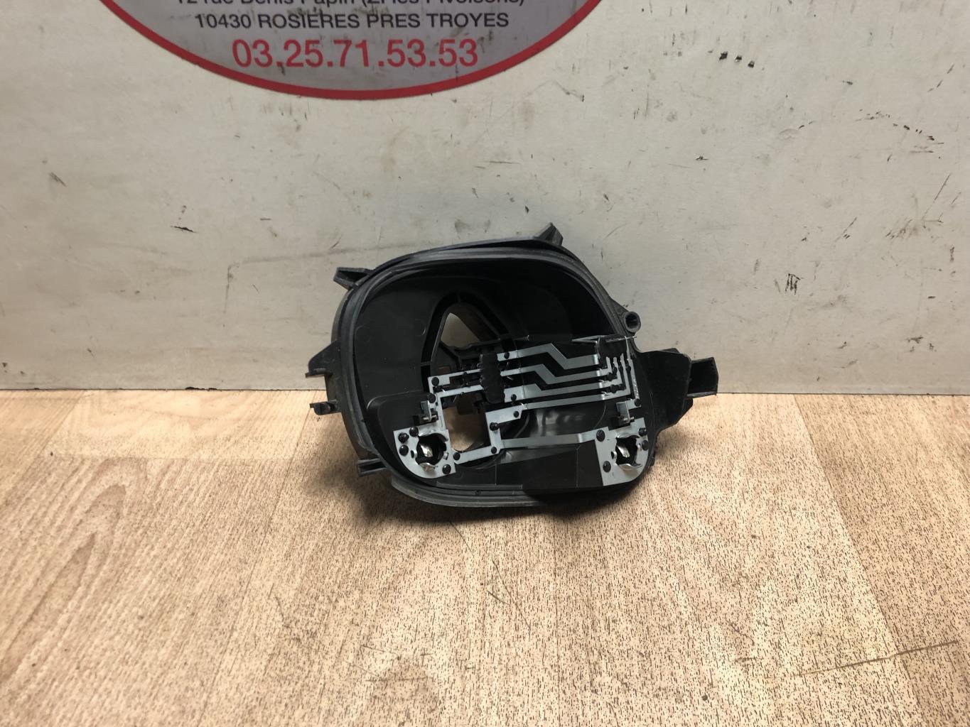 Base portalampade fanale posteriore sinistro PEUGEOT 208 1 PHASE 2 Gasolina - 1