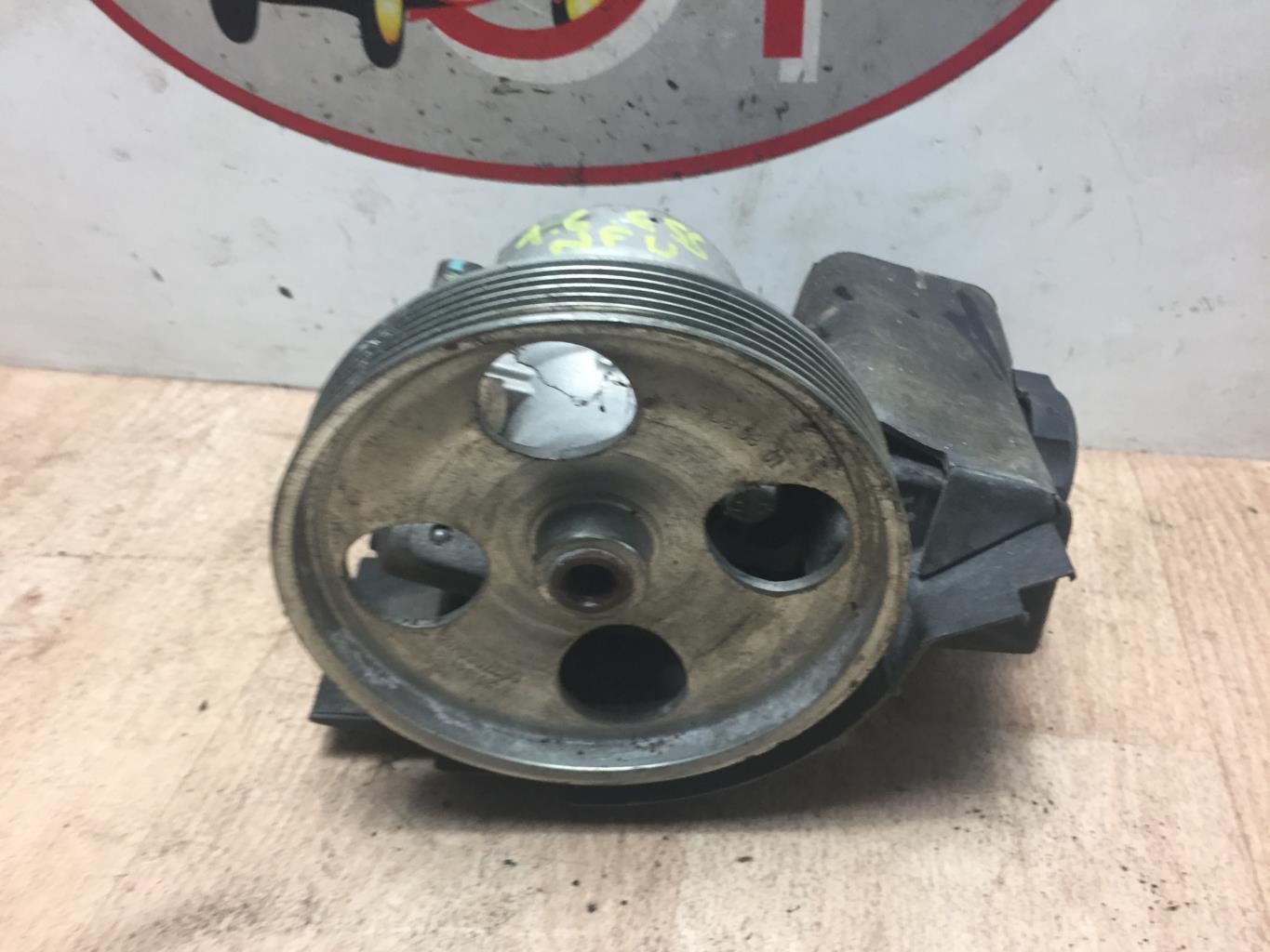 Pompe de direction PEUGEOT 307 PHASE 1 Essence - 1
