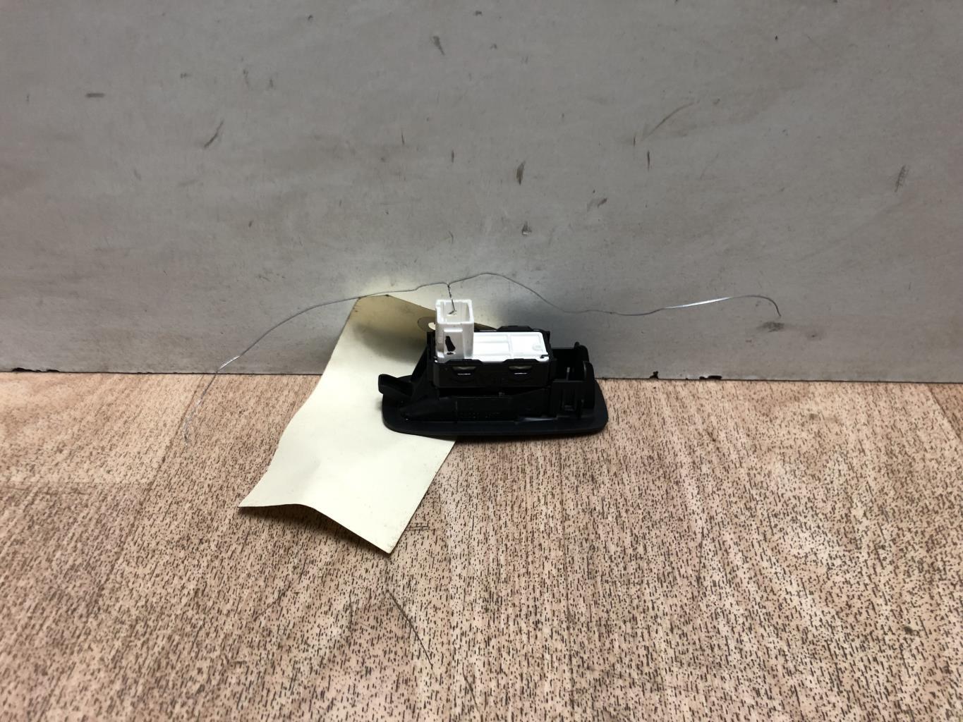Interruttore lavacristalli posteriore sinistro CITROEN C4 GRAND PICASSO 2 PHASE 1 Diésel - 1