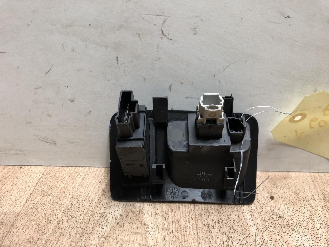 Commande de reglage hauteur de phare PEUGEOT 607 PHASE 1 Diesel - 1