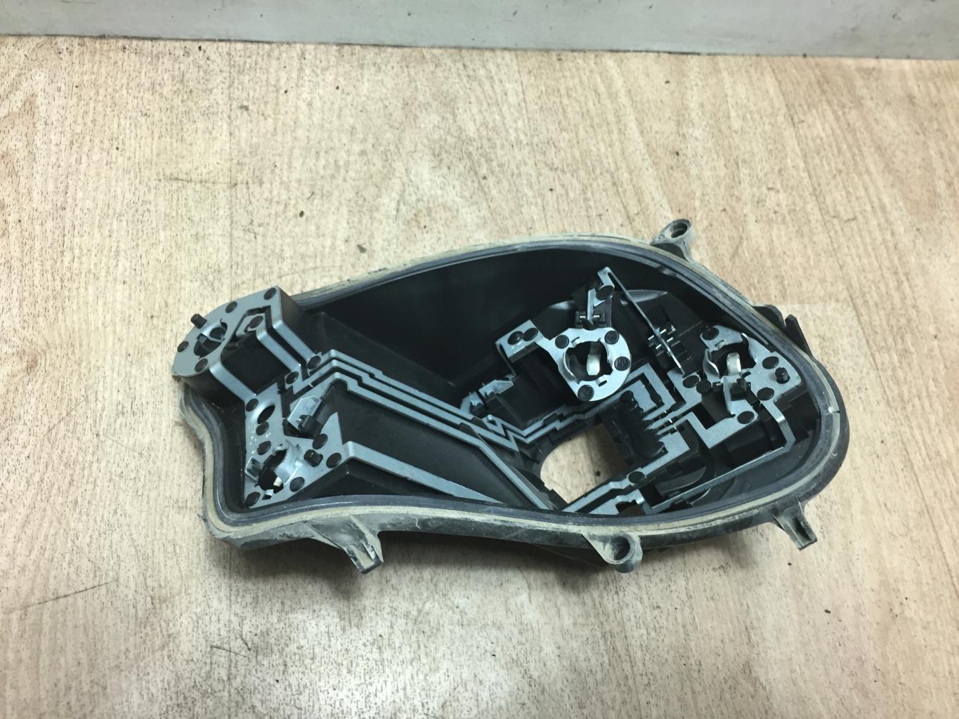 Base portalampade fanale posteriore destro CITROEN C4 2 PHASE 2  - 1