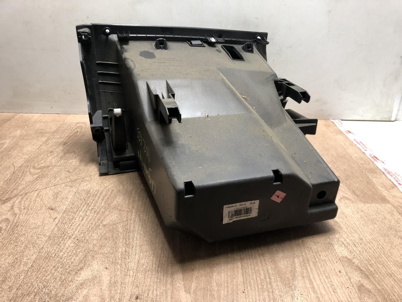 Boite a gants RENAULT LAGUNA 3 PHASE 1 BREAK Diesel - 1