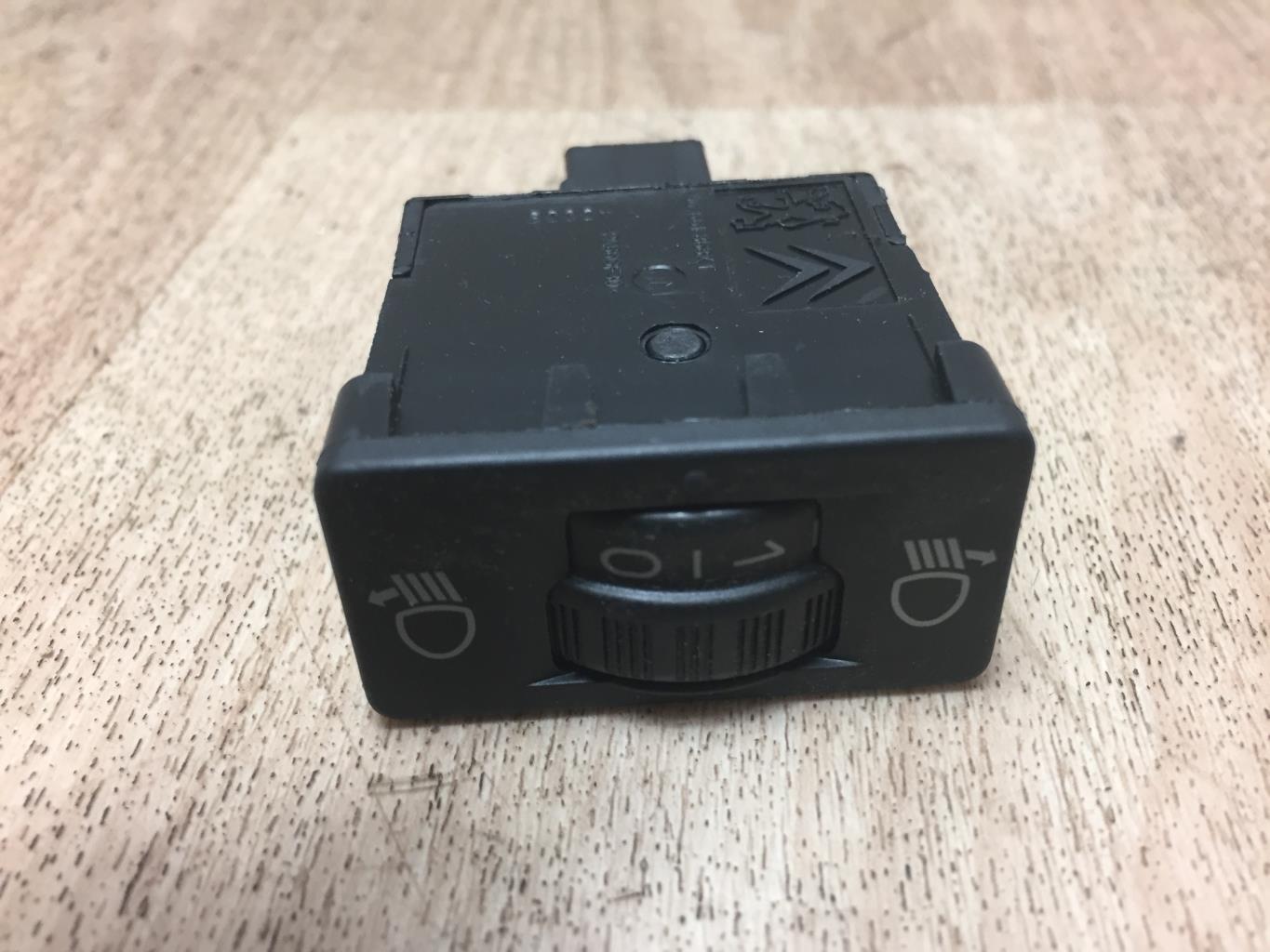 Commande de reglage hauteur de phare CITROEN DS3 PHASE 1 Essence - 1