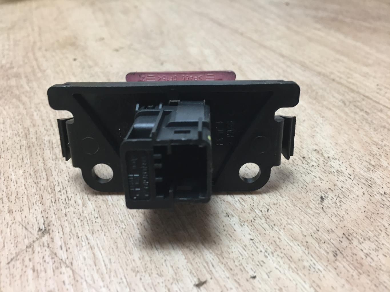 Bouton de warning PEUGEOT 307  - 1