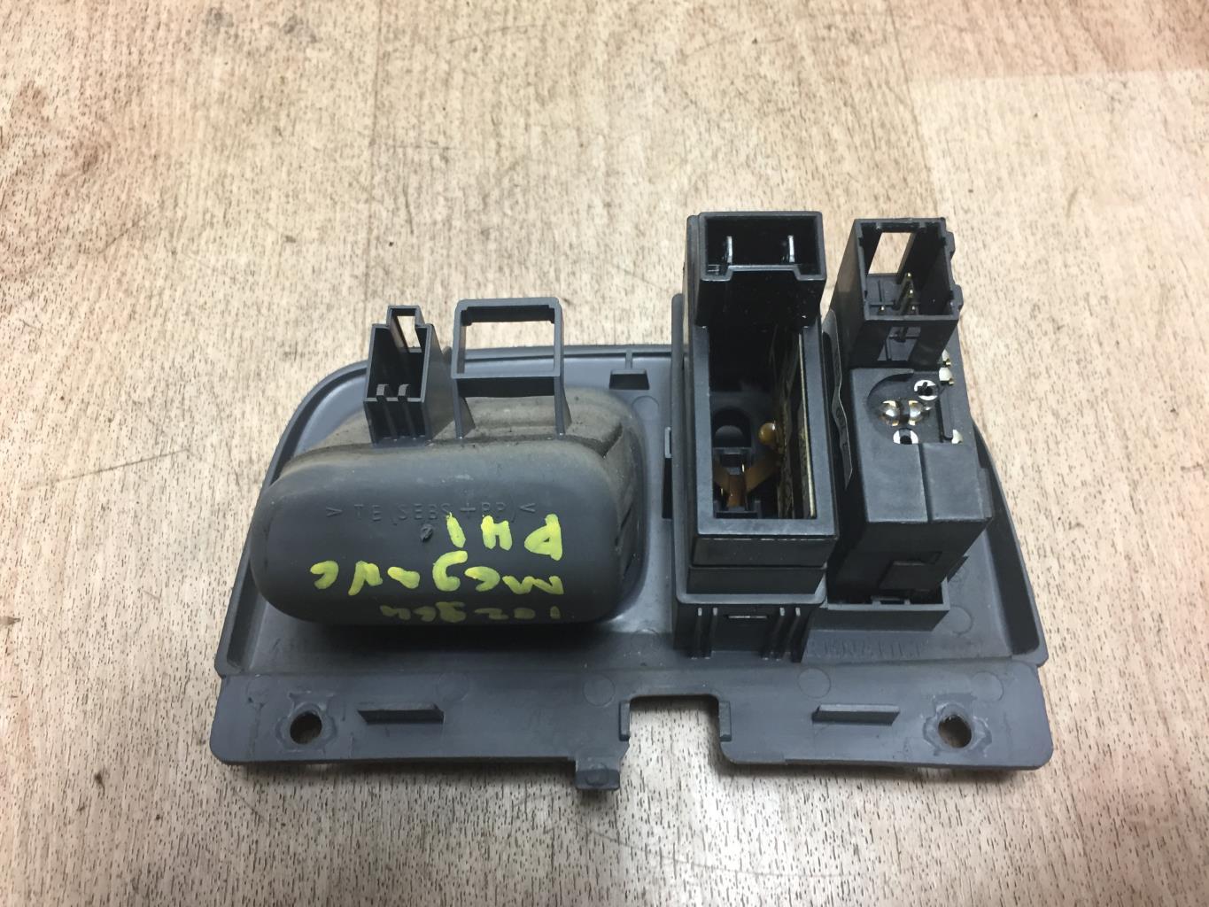 Commande de reglage hauteur de phare RENAULT MEGANE 1 PHASE 2 COUPE Diesel - 1