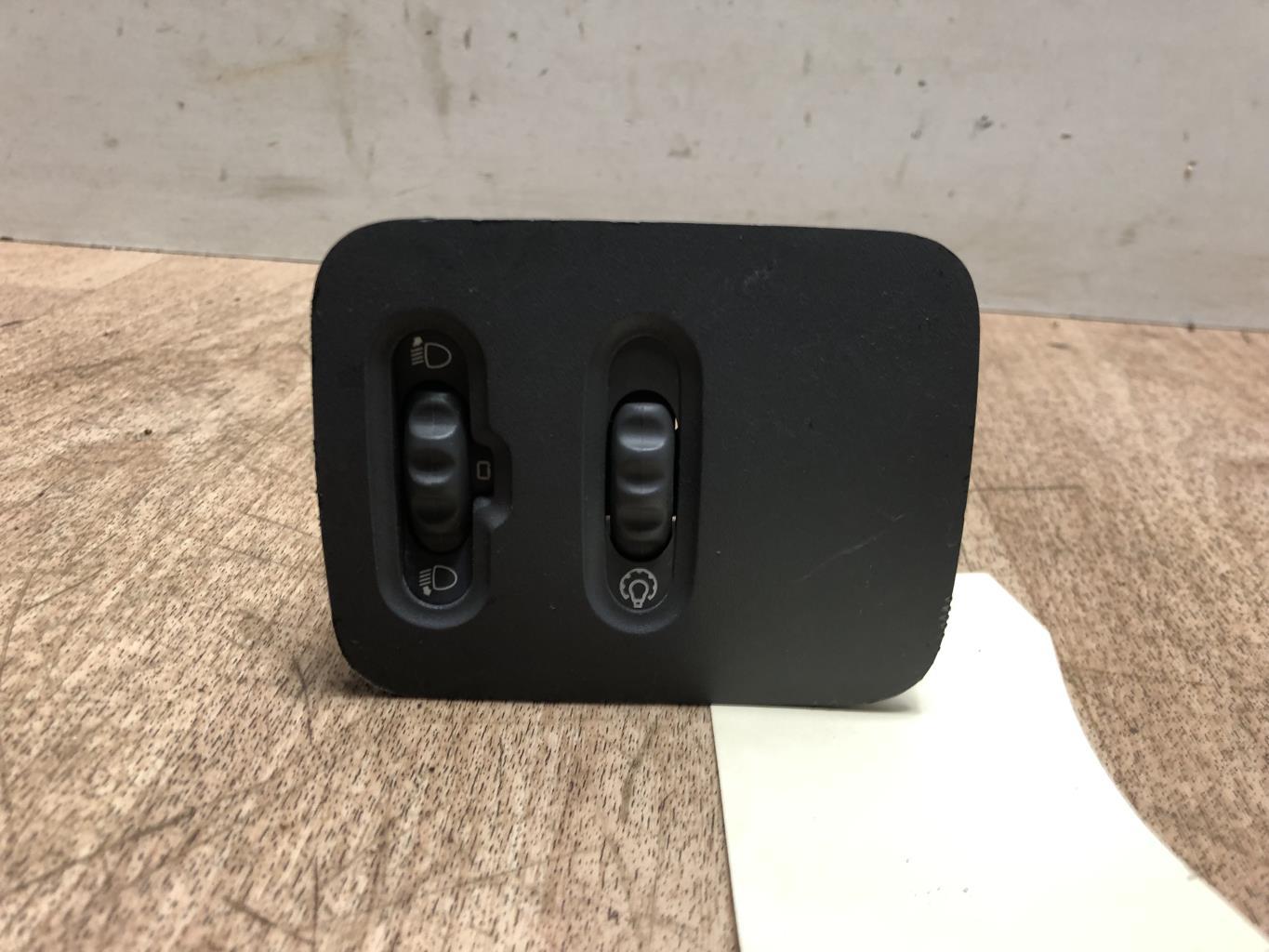 Commande de reglage hauteur de phare RENAULT CLIO 2 PHASE 1 Essence - 1