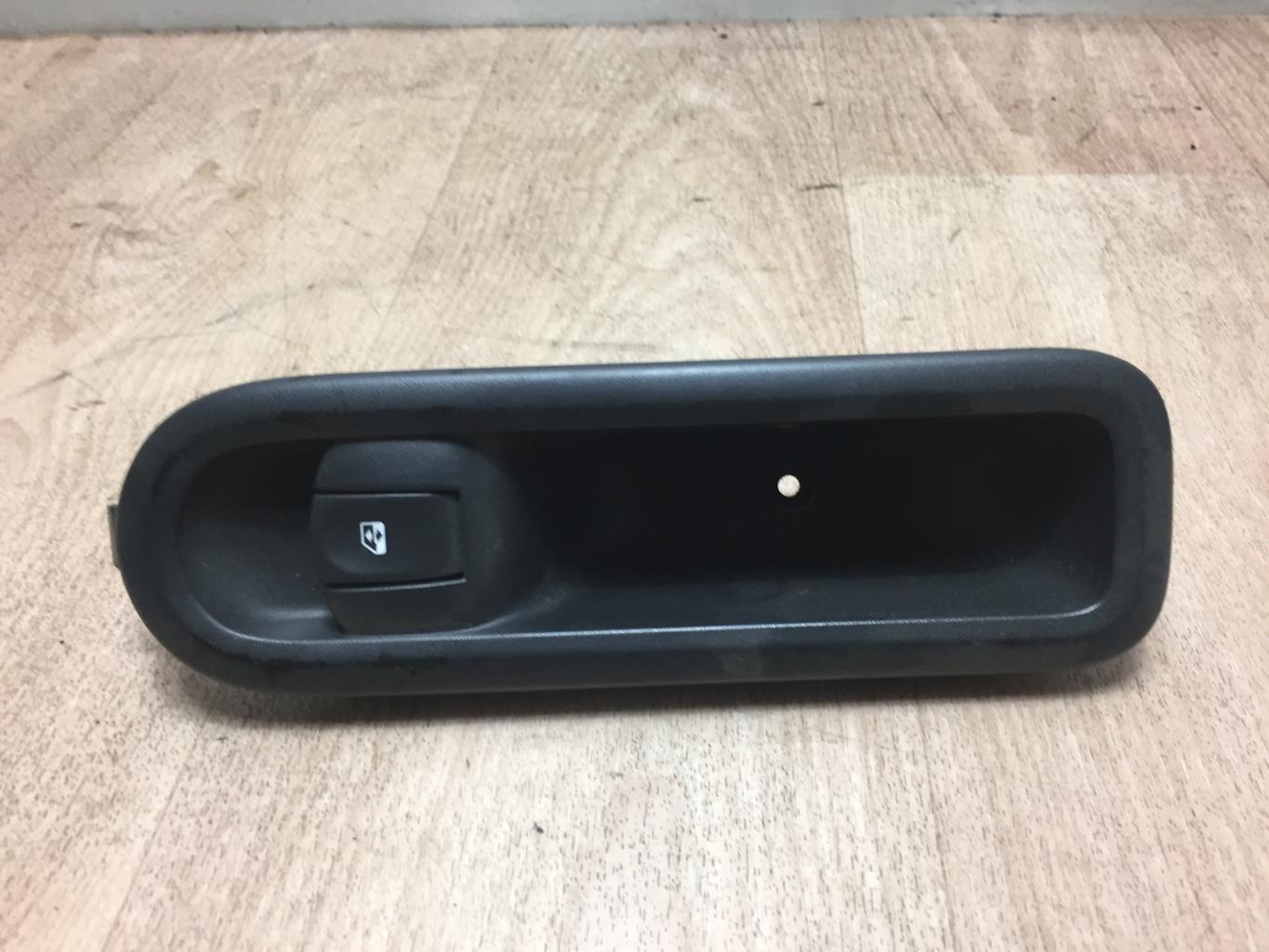 Interruttore lavacristalli anteriore destro RENAULT CLIO 3 PHASE 2 Diésel - 1