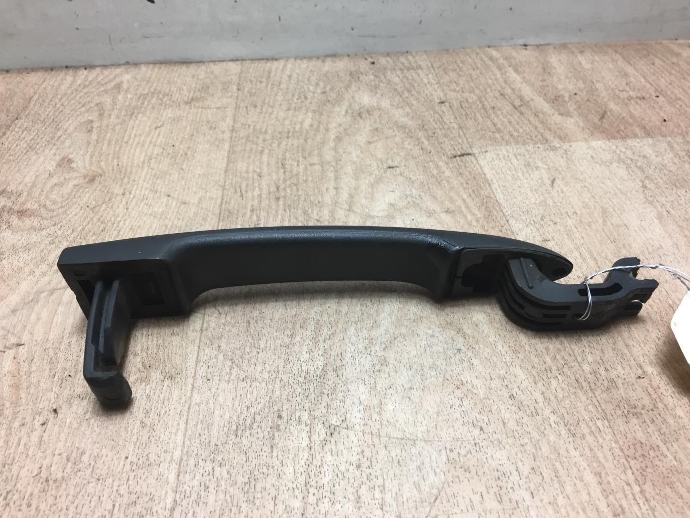 Poignee porte avant droit RENAULT CLIO 3 PHASE 2 Essence - 1