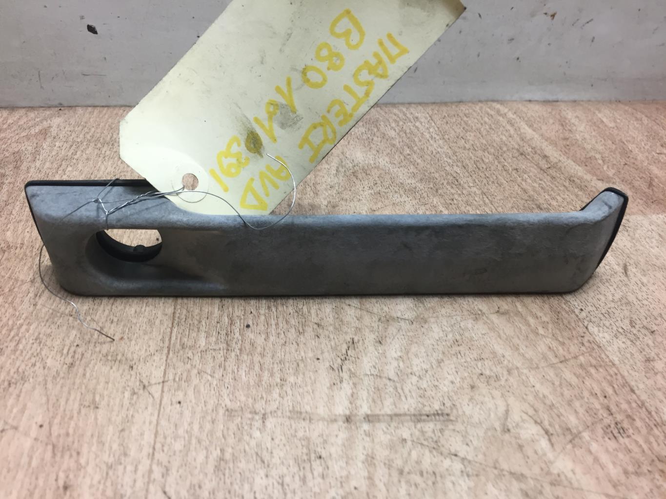 Poignee porte avant droit RENAULT B80 Diesel - 1