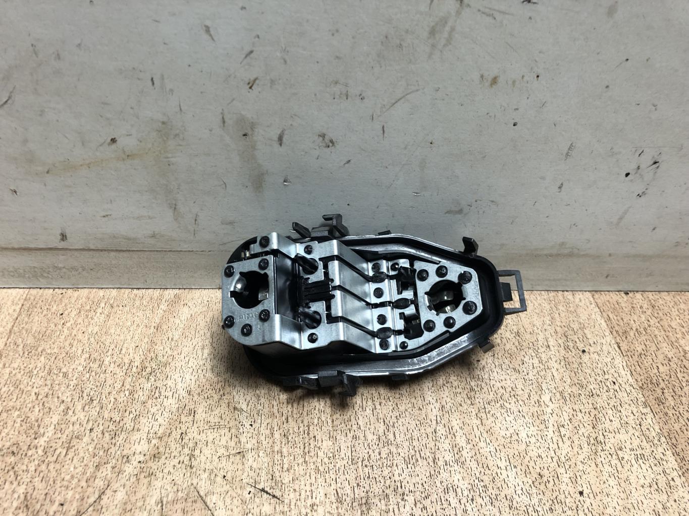 Base portalampade fanale posteriore sinistro RENAULT CLIO 4 PHASE 2 Diésel - 1