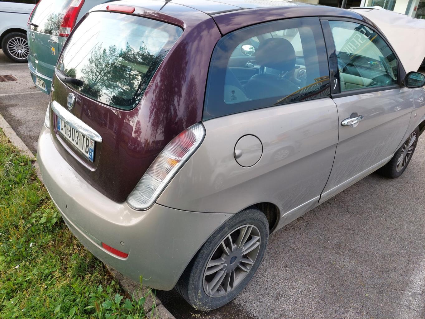 Manivelle cric LANCIA YPSILON 4 PHASE 2 Essence - 1