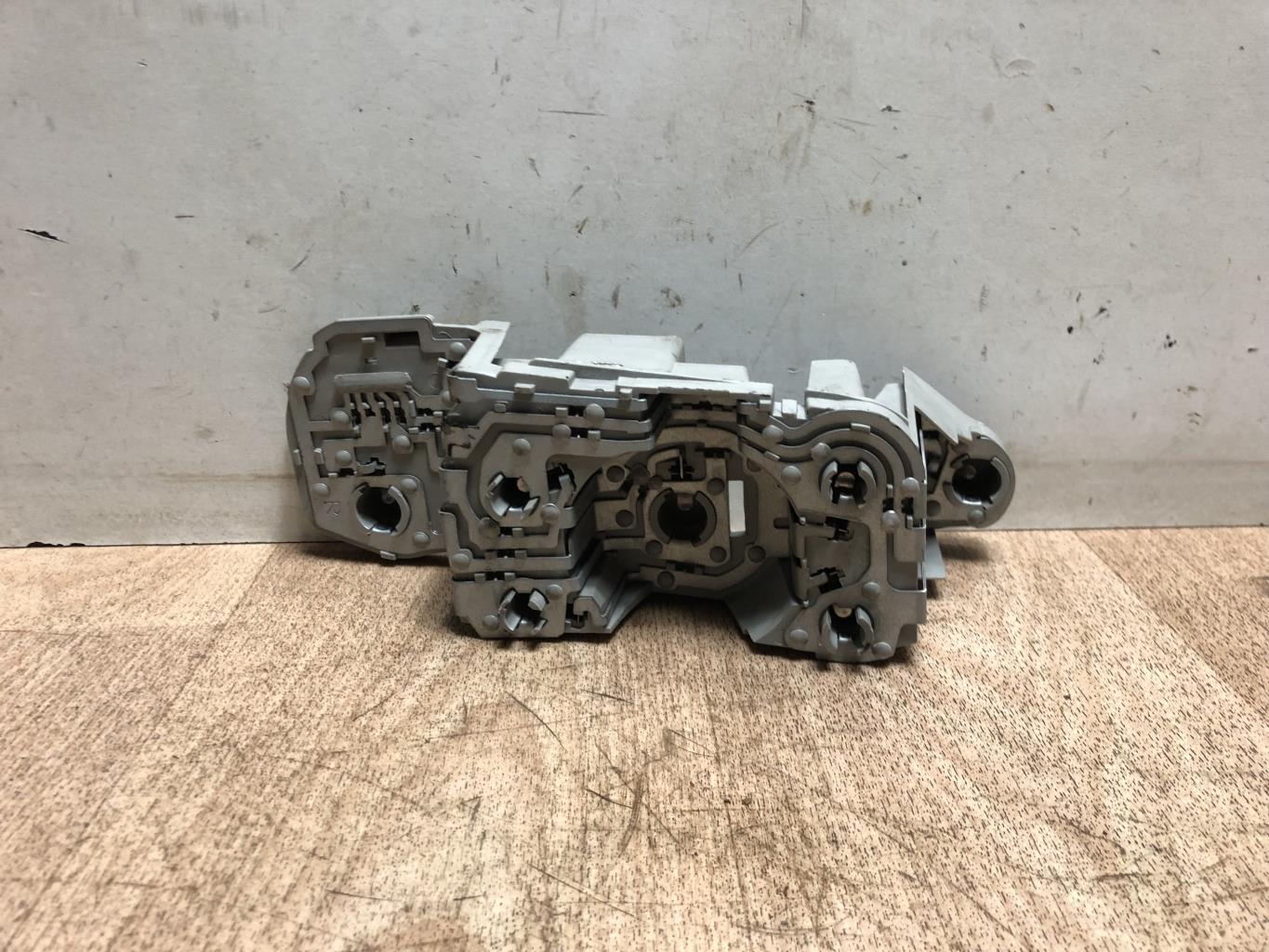 Base portalampade fanale posteriore destro TOYOTA COROLLA VERSO 2 PHASE 1 Diésel - 1